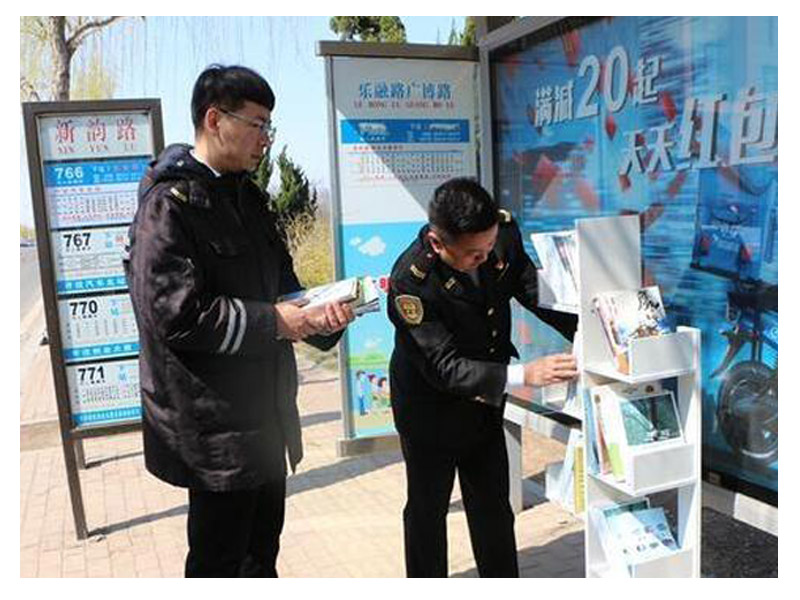 新式公交候車亭 新式公交候車亭