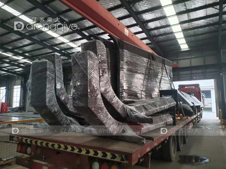 上海智能公交站臺第四批次發貨