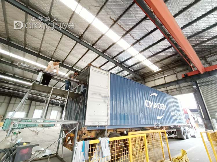 第二批智慧公交站臺正式發往德國